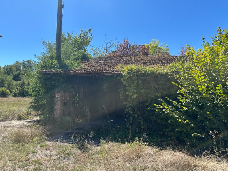 The Parking Barn abandoned location in Auvergne-Rhone-Alpes, Auvergne-Rhone-Alpes, France - Barn for urban exploration