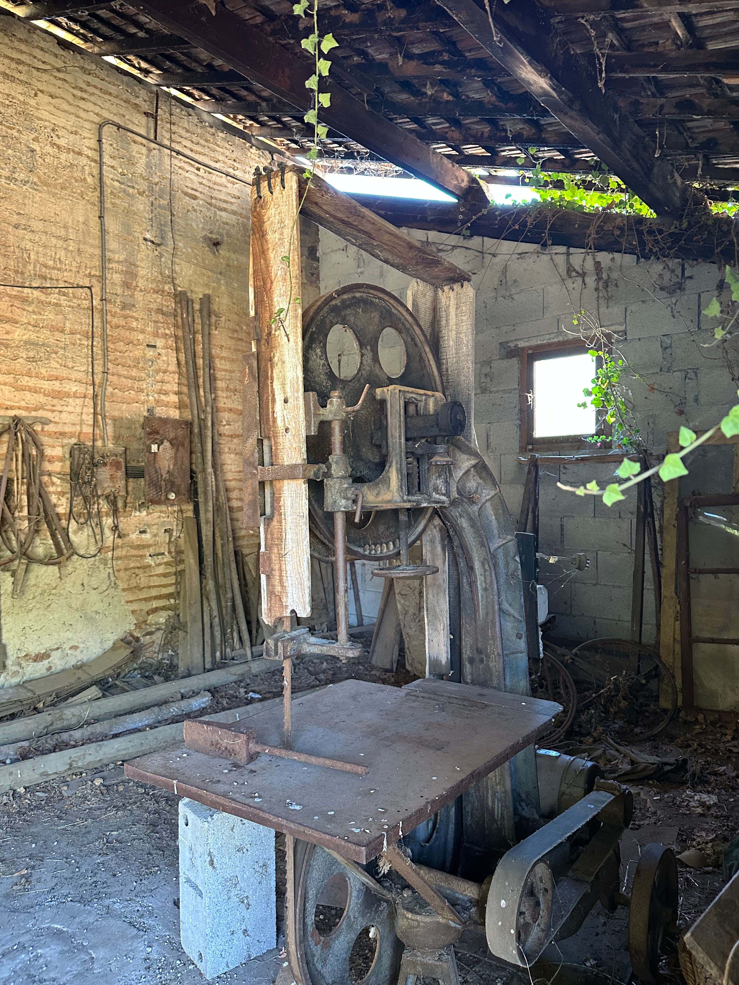 The Parking Barn urban exploration location in France - Image 4